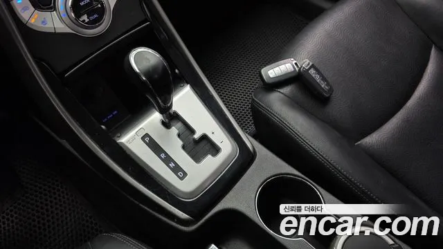 Hyundai Avante 2011 thumb 8