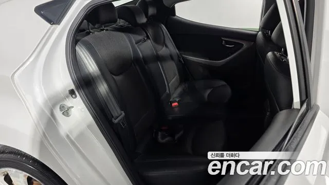 Hyundai Avante 2011 thumb 10