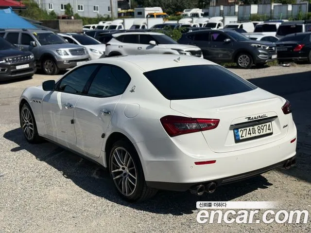 Maserati Ghibli 2015 thumb 4
