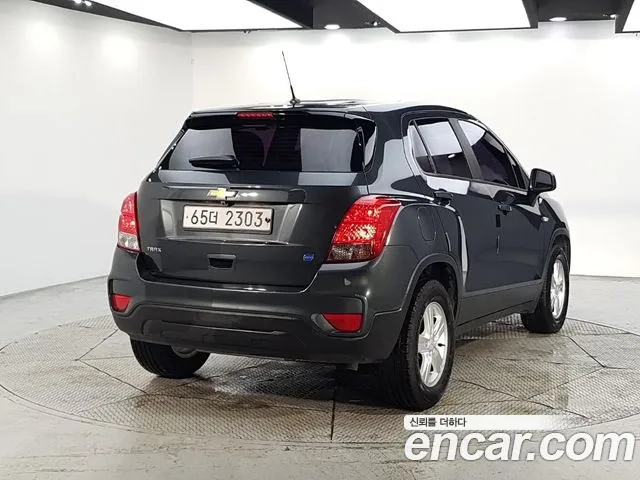 ChevroletGMDaewoo Tracker 2017 thumb 2