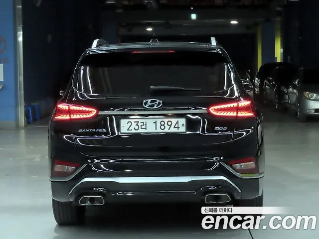 Hyundai Santa Fe 2018 thumb 3