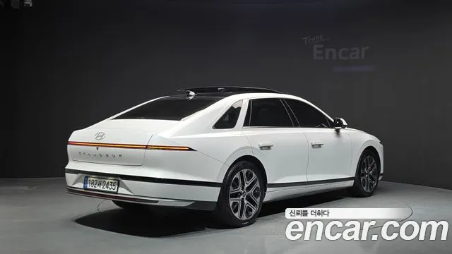 Hyundai Grandeur 2023 thumb 2