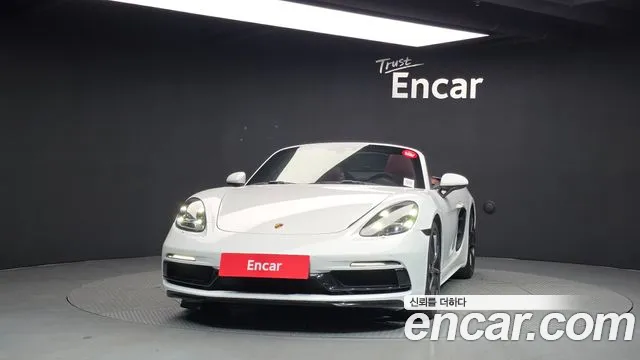 Porsche Cayman 2019 thumb 3