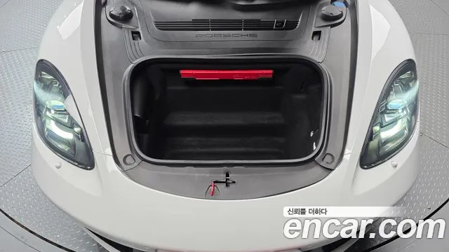 Porsche Cayman 2019 thumb 6