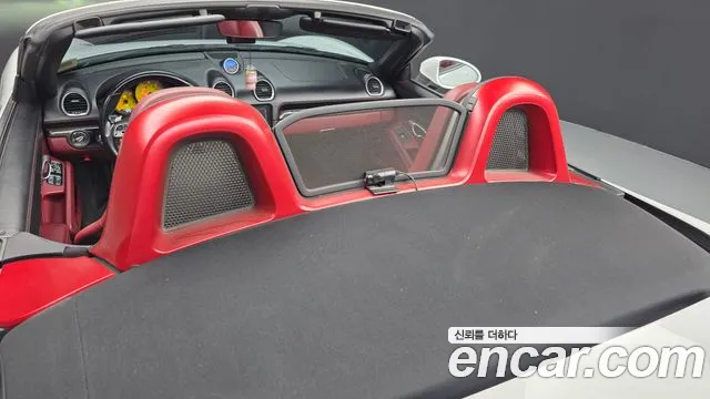Porsche Cayman 2019 thumb 12