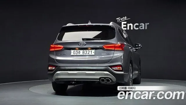 Hyundai Santa Fe 2018 thumb 4