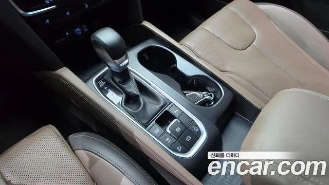 Hyundai Santa Fe 2018 thumb 9