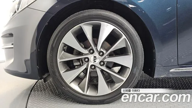 Kia K5 2015 thumb 4