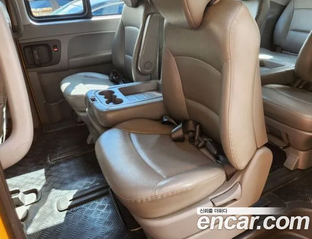 Hyundai Starex 2019 thumb 8