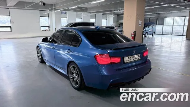 BMW 3-Series 2016 thumb 4