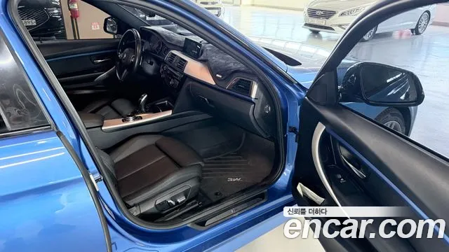 BMW 3-Series 2016 thumb 8