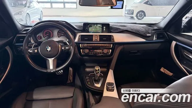 BMW 3-Series 2016 thumb 10