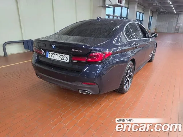 BMW 5-Series 2022 thumb 5