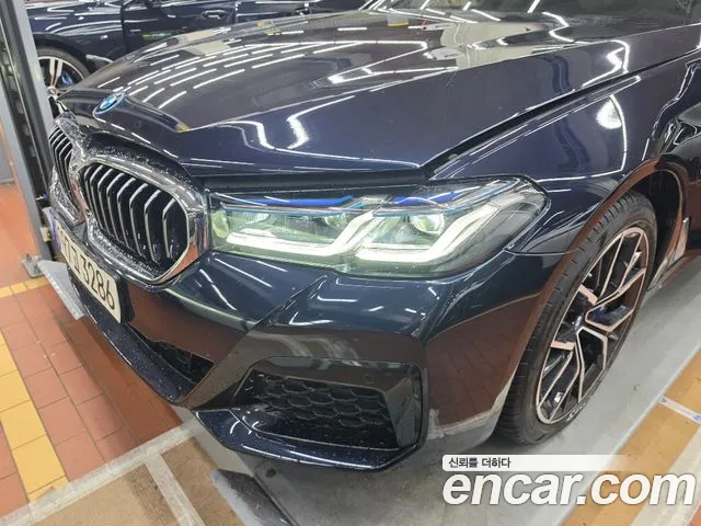 BMW 5-Series 2022 thumb 7