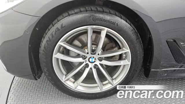 BMW 5-Series 2017 thumb 5