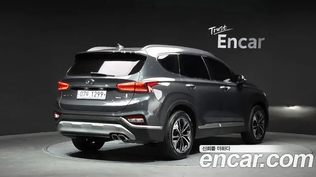 Hyundai Santa Fe 2018 thumb 2