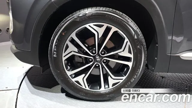 Hyundai Santa Fe 2018 thumb 5