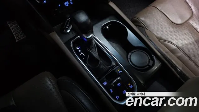 Hyundai Santa Fe 2018 thumb 9