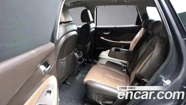 Hyundai Santa Fe 2018 thumb 11