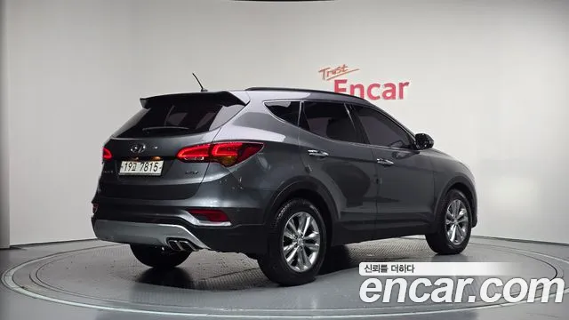 Hyundai Santa Fe 2016 thumb 2