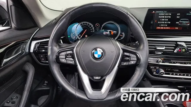 BMW 5-Series 2018 thumb 12