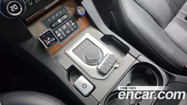 Land Rover Discovery 2016 thumb 9
