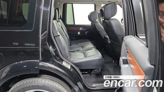 Land Rover Discovery 2016 thumb 12