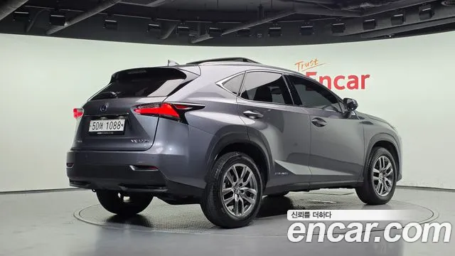 Lexus NX 2017 thumb 2