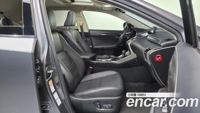 Lexus NX 2017 thumb 11