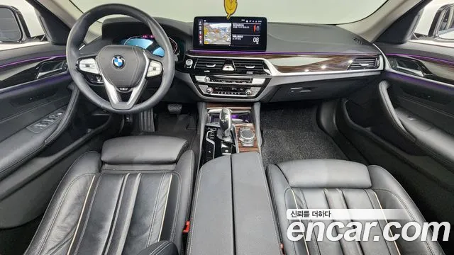 BMW 5-Series 2022 thumb 7