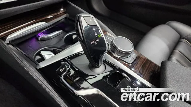 BMW 5-Series 2022 thumb 9