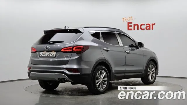 Hyundai Santa Fe 2016 thumb 2