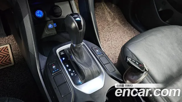 Hyundai Santa Fe 2016 thumb 9
