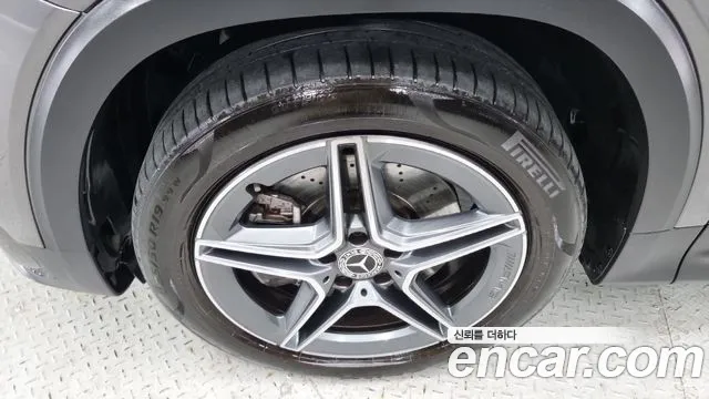 Mercedes-Benz GLB 2024 thumb 5