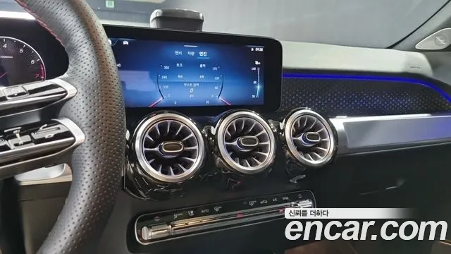Mercedes-Benz GLB 2024 thumb 12
