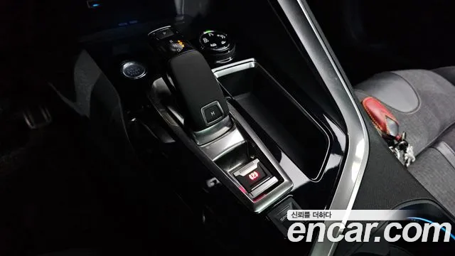 Peugeot 5008 2020 thumb 9