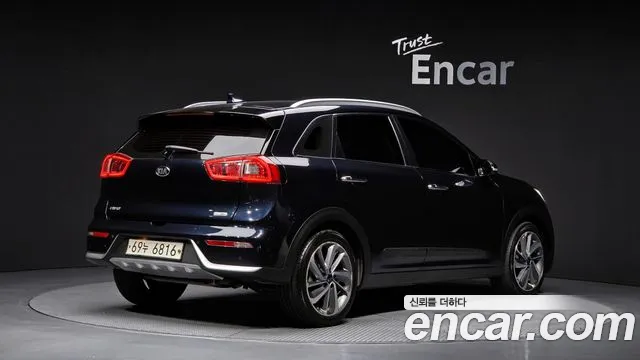 Kia Niro 2018 thumb 2