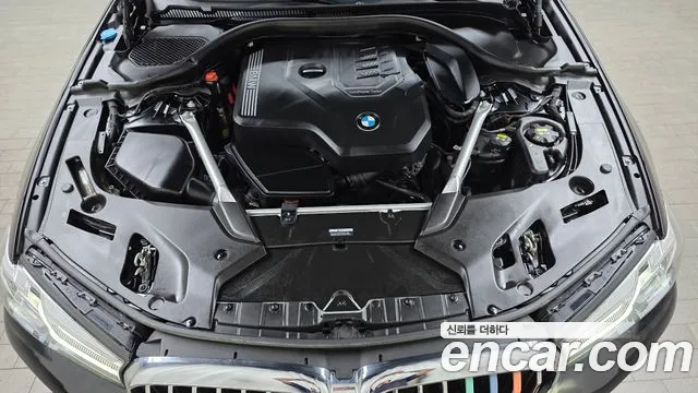BMW 5-Series 2023 thumb 6