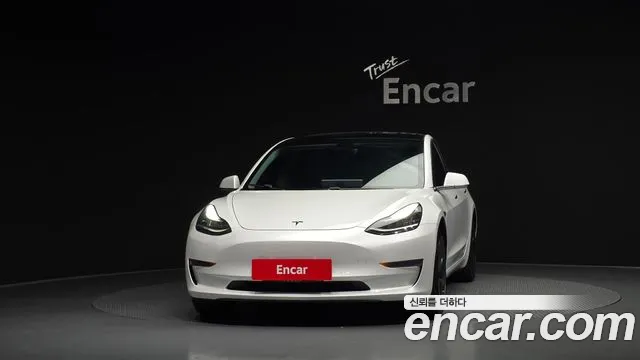 Tesla Model 3 2020 thumb 3