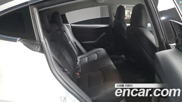 Tesla Model 3 2020 thumb 12