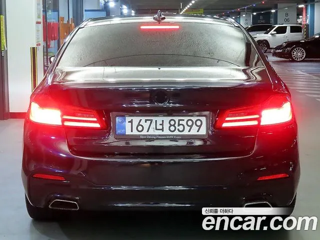 BMW 5-Series 2018 thumb 5