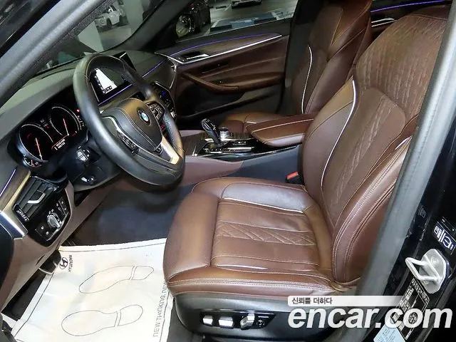 BMW 5-Series 2018 thumb 6