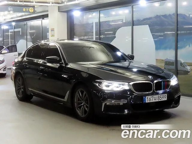BMW 5-Series 2018 thumb 11