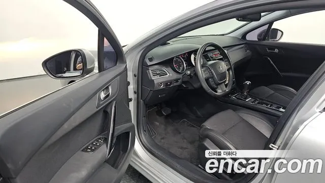Peugeot 508 2011 thumb 10