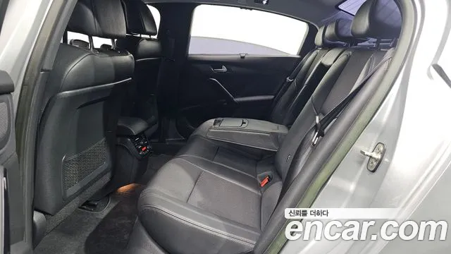 Peugeot 508 2011 thumb 11