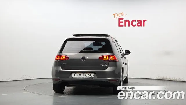 Volkswagen Golf Sportsvan 2016 thumb 4