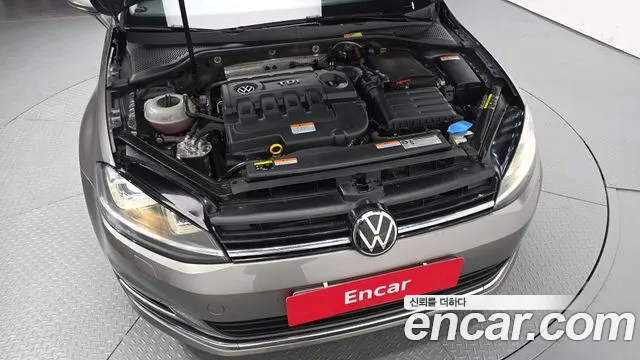 Volkswagen Golf Sportsvan 2016 thumb 6