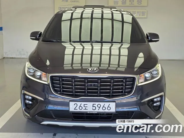 Kia Carnival 2019 thumb 3