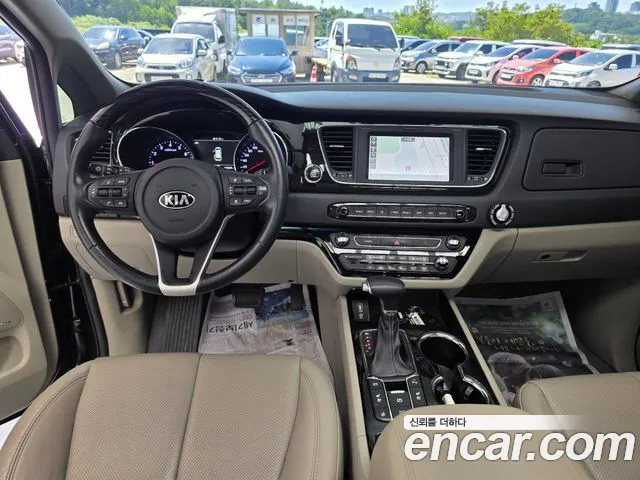 Kia Carnival 2019 thumb 9