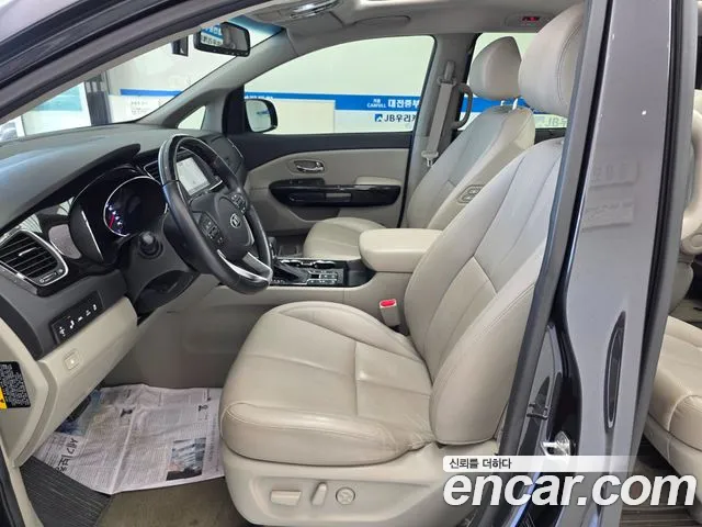 Kia Carnival 2019 thumb 10